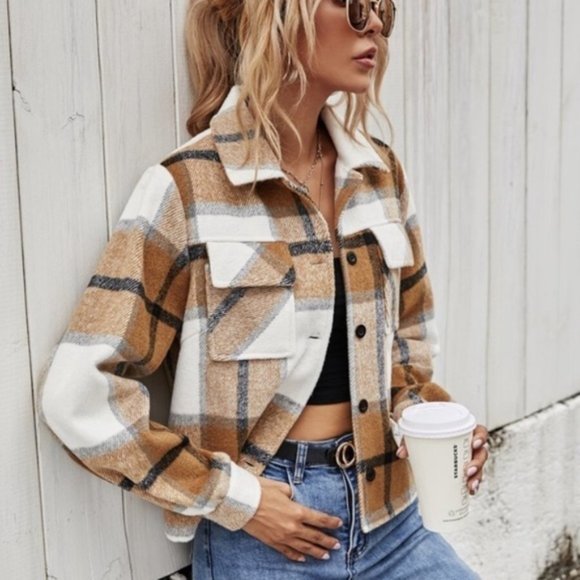 Plaid Khaki Tan pocket button up jacket shacket - Picture 2 of 5